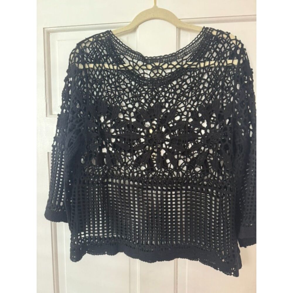 NWT Ultra Pink Crochet Black Cotton Coverup Top, size M.